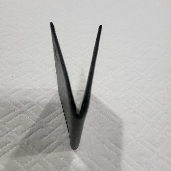 Louis Vuitton Taiga Cardholder..Like New Condition.. W/COA!!! - Picture 10 of 12